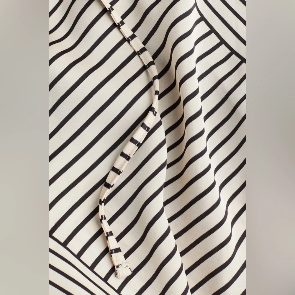 H&M NWOT Geometric Print Pattered Pull on Pants Drawstrings Size L Satin Striped - Picture 5 of 8